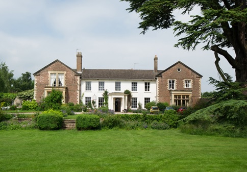 Glewstone Court